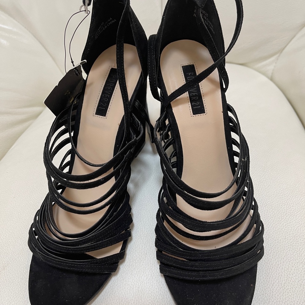 Firever21 sandal size 7 new